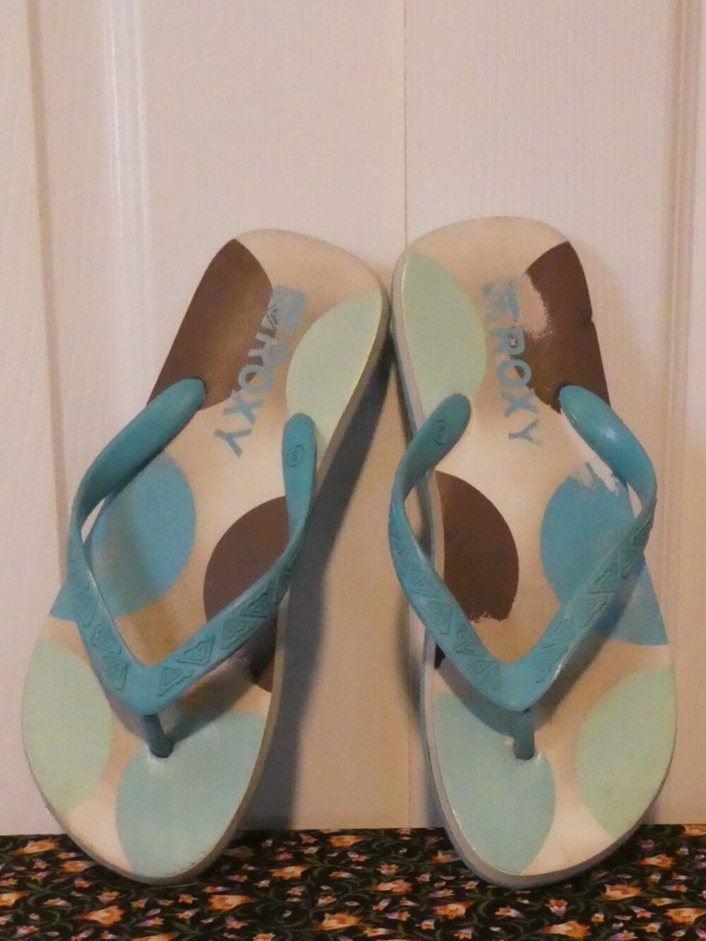 ROXY Blue Teal & Brown Geometric Print Flip Flops Sandals - size 9